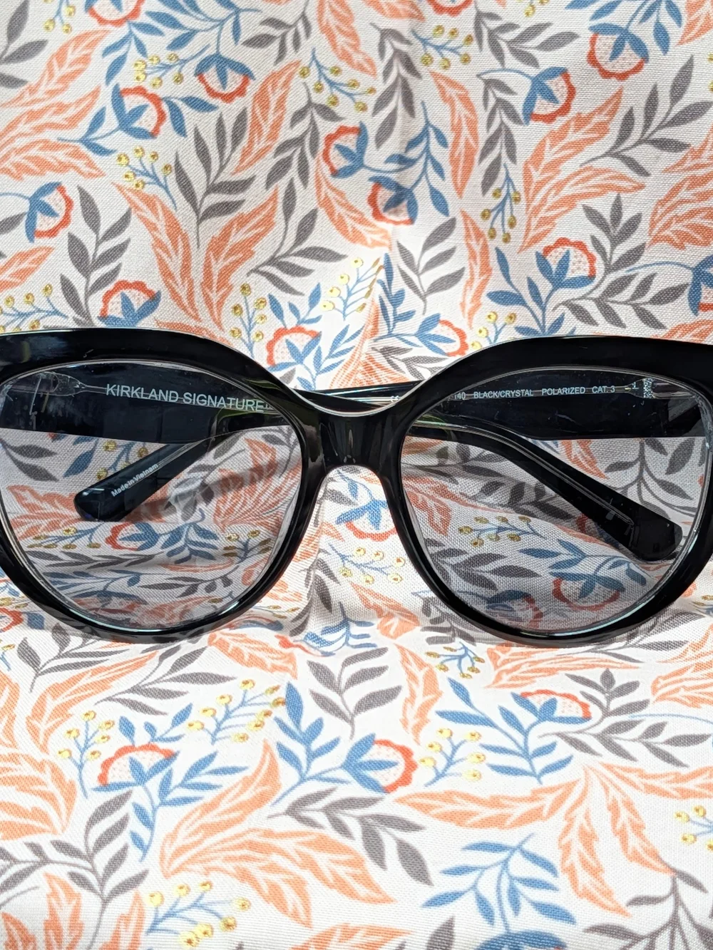 Kirkland Signature Black Crystal Polarized Cat-Eye Sunglasses M49